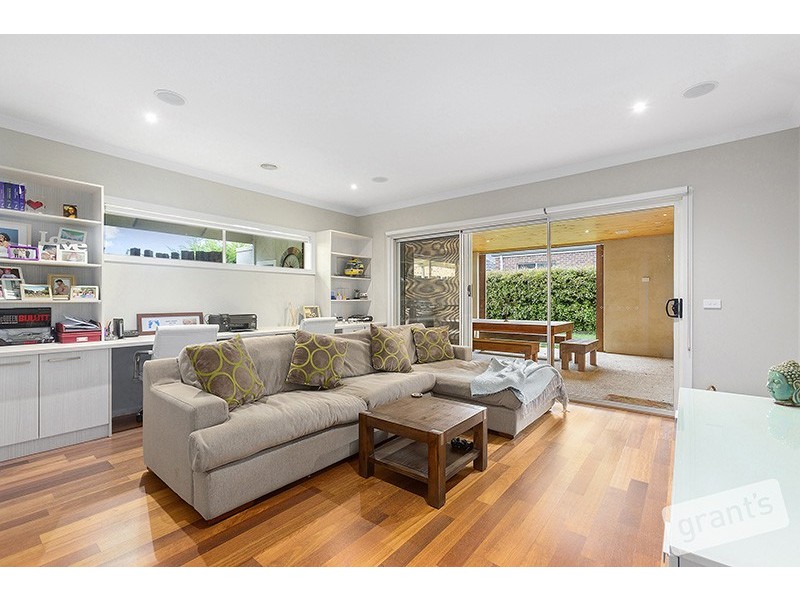 8 Montmorency Avenue, Berwick VIC 3806