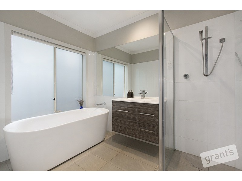 8 Montmorency Avenue, Berwick VIC 3806