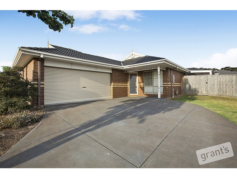 63 Glenview Rise, Berwick VIC 3806