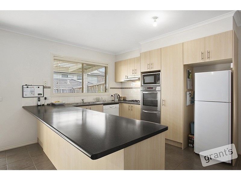 63 Glenview Rise, Berwick VIC 3806