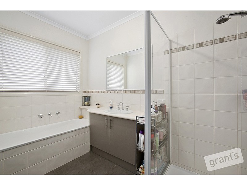 63 Glenview Rise, Berwick VIC 3806