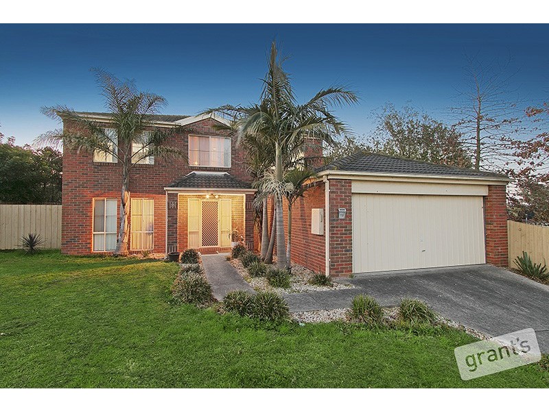 15 Edward Court, Berwick VIC 3806
