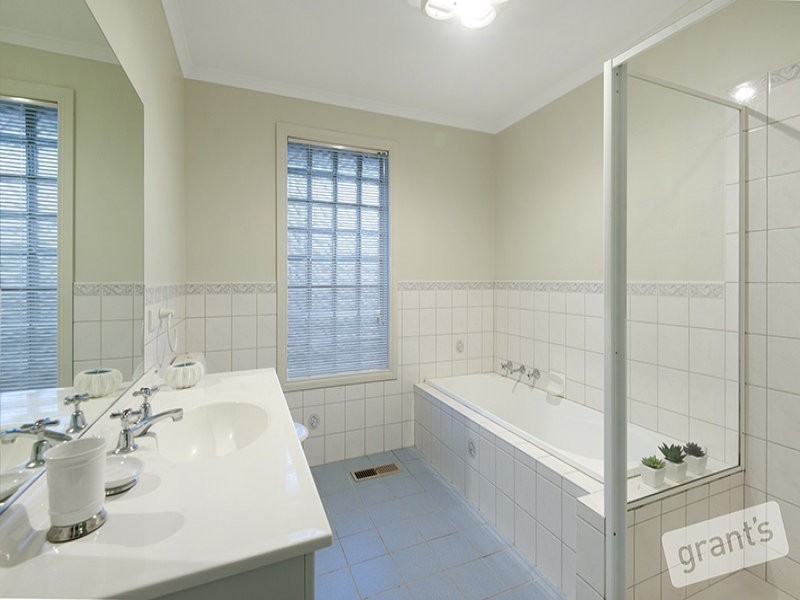 6 Selby Court, Berwick VIC 3806