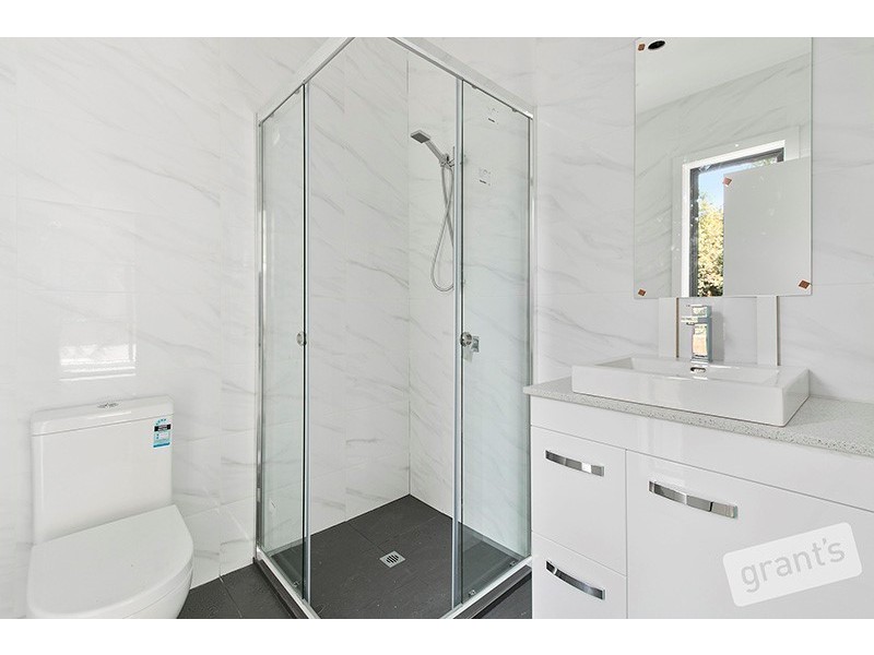 2 Santa Monica Place, Berwick VIC 3806