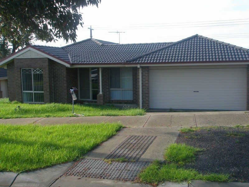 137 Manna Gum Drive, Pakenham VIC 3810