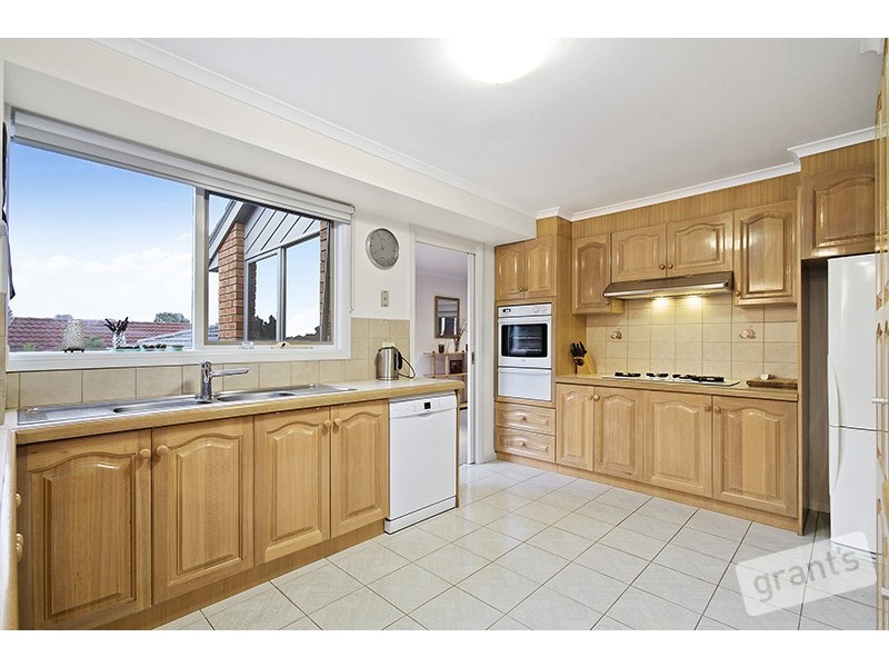 27 Van Der Haar Avenue, Berwick VIC 3806