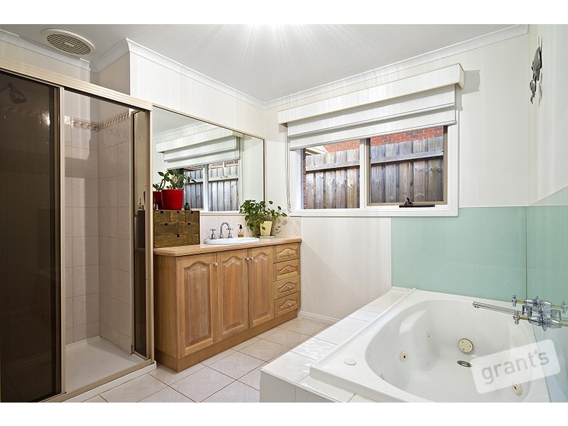 27 Van Der Haar Avenue, Berwick VIC 3806