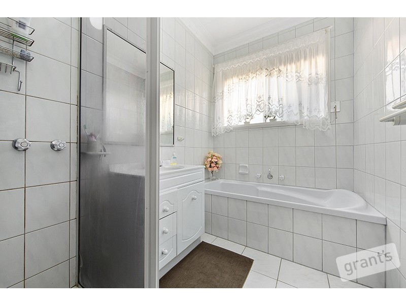 2/24 Purdy Avenue, Dandenong VIC 3175