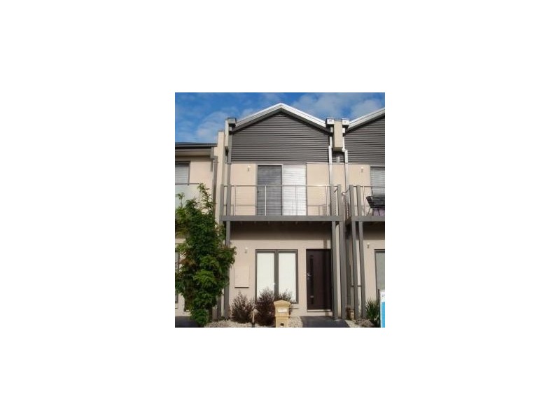 21 Harlesden Cct, Pakenham VIC 3810