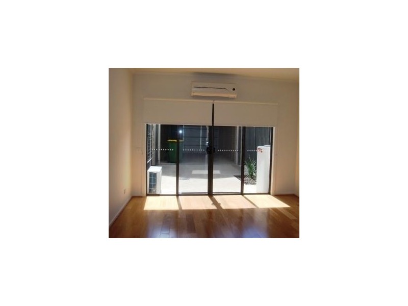 21 Harlesden Cct, Pakenham VIC 3810