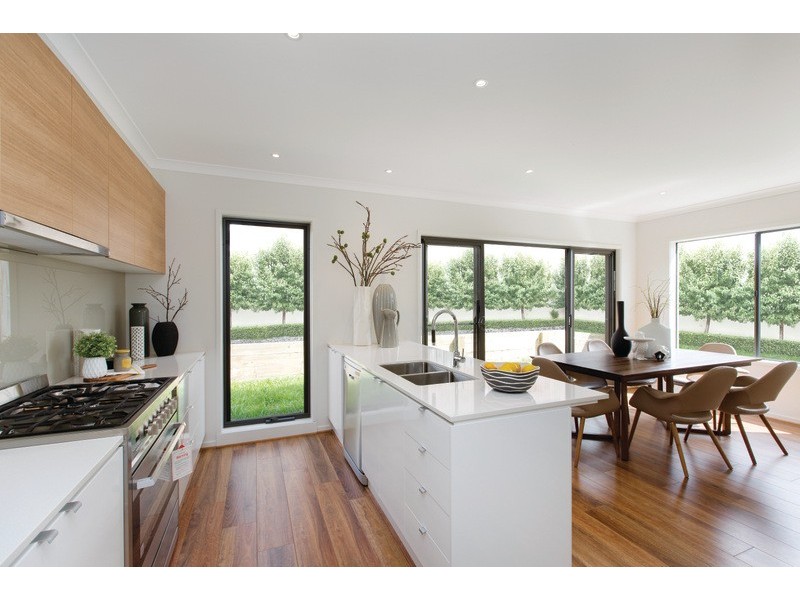 25 Cassandra Court, Berwick VIC 3806