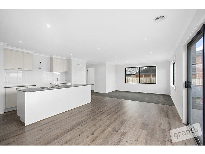 42 Cradle Avenue, Clyde VIC 3978