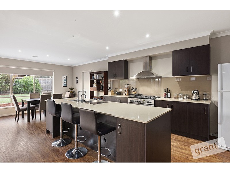 13 Wearingford Avenue, Narre Warren South VIC 3805