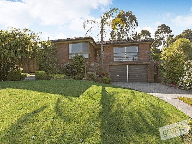 26 Outlook Drive, Berwick VIC 3806