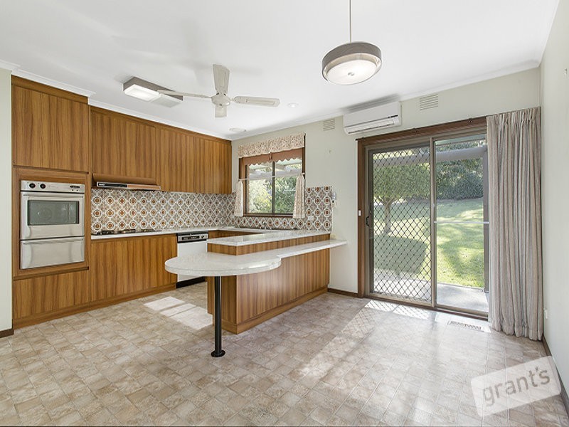 26 Outlook Drive, Berwick VIC 3806