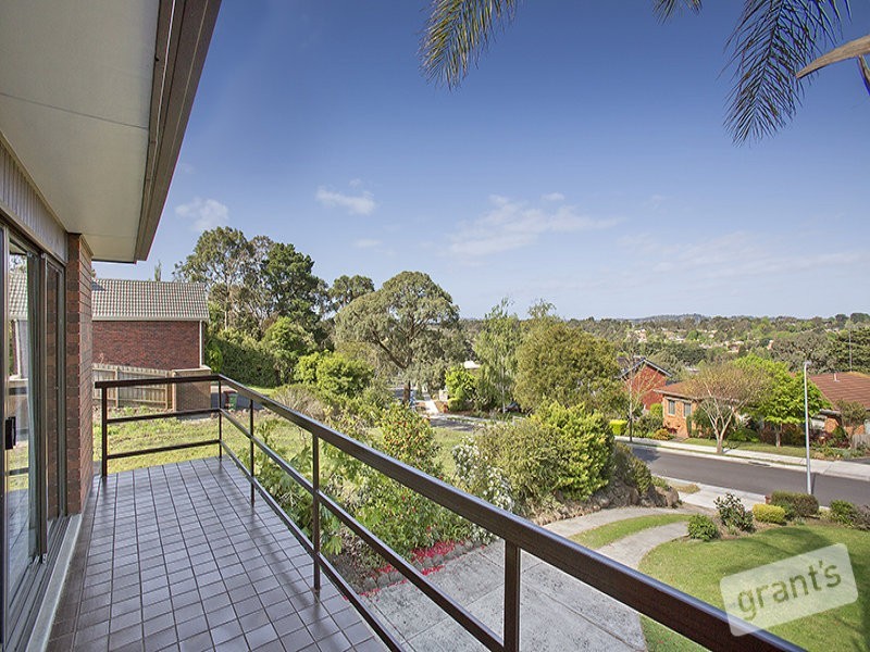 26 Outlook Drive, Berwick VIC 3806
