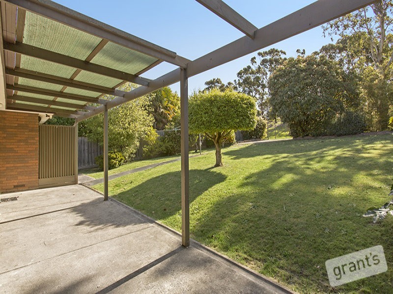 26 Outlook Drive, Berwick VIC 3806