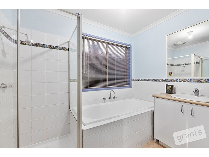 4A Eglinton Close, Berwick VIC 3806