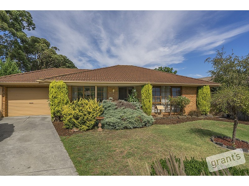 6 Neilian Retreat, Berwick VIC 3806