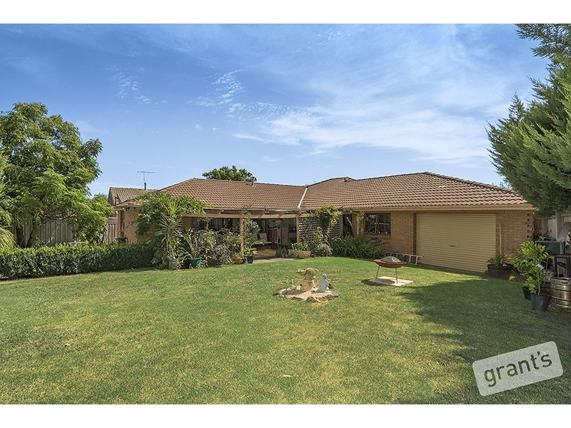 6 Neilian Retreat, Berwick VIC 3806