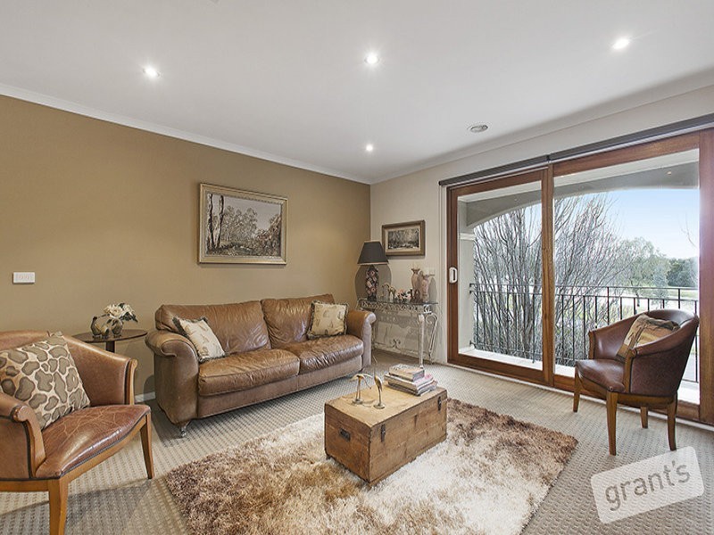 2 Glenmaggie Close, Berwick VIC 3806