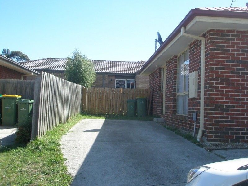 7 Riviera Drive, Pakenham VIC 3810