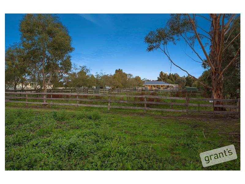 37 Follett Drive, Nyora VIC 3987