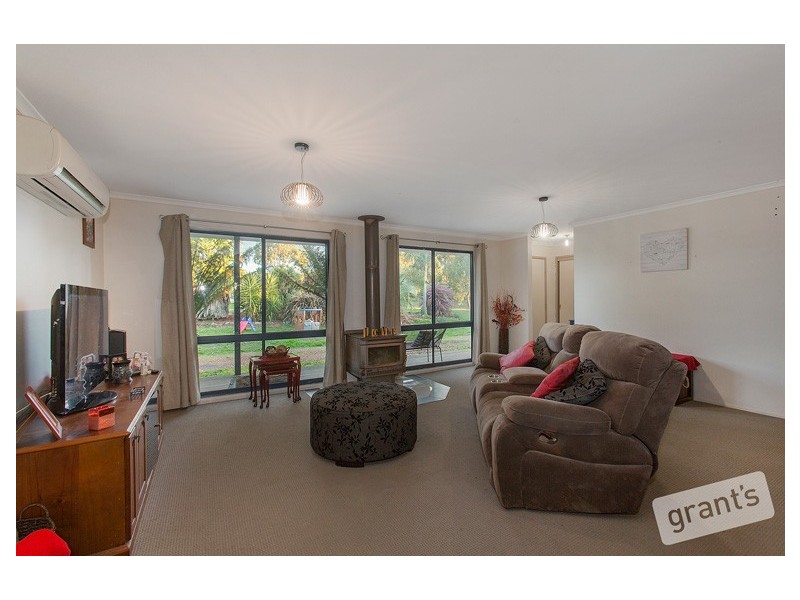 37 Follett Drive, Nyora VIC 3987