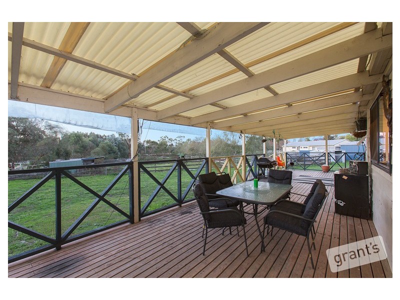 37 Follett Drive, Nyora VIC 3987