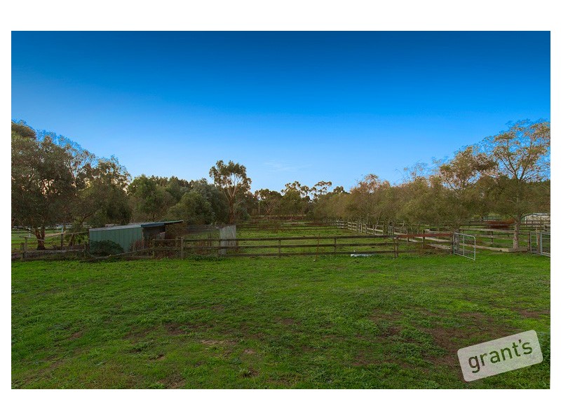 37 Follett Drive, Nyora VIC 3987