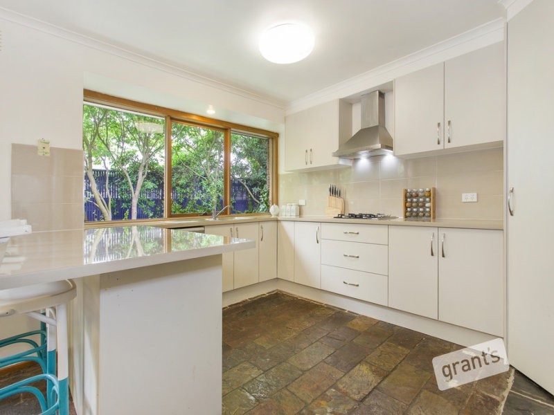 1 Queens Court, Berwick VIC 3806