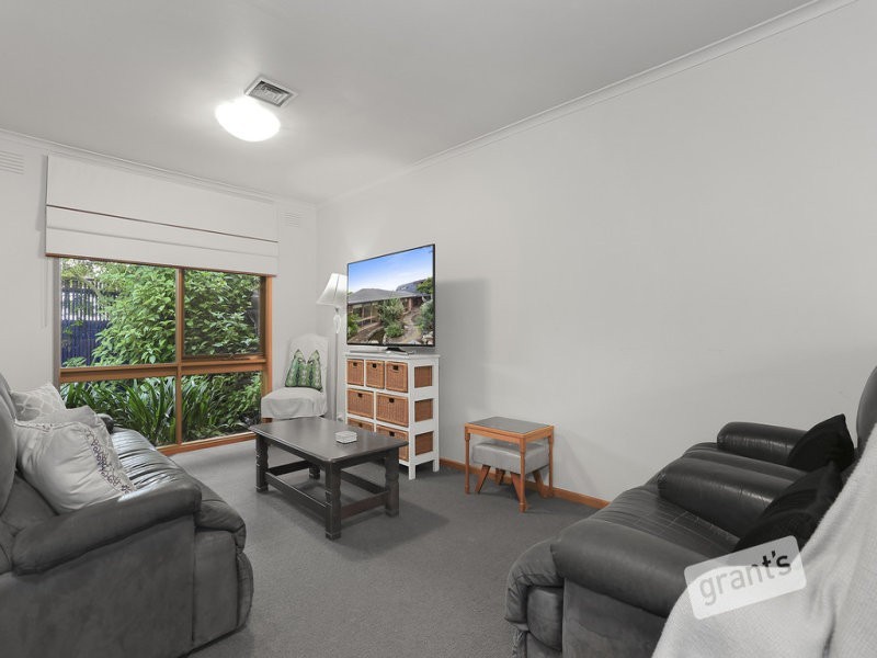 1 Queens Court, Berwick VIC 3806