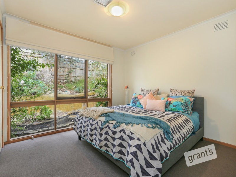 1 Queens Court, Berwick VIC 3806