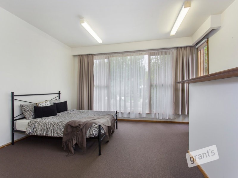 1 Queens Court, Berwick VIC 3806