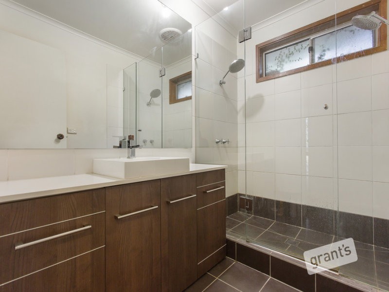 1 Queens Court, Berwick VIC 3806