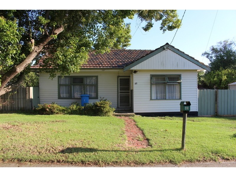 43 Campbell Parade, Cranbourne VIC 3977