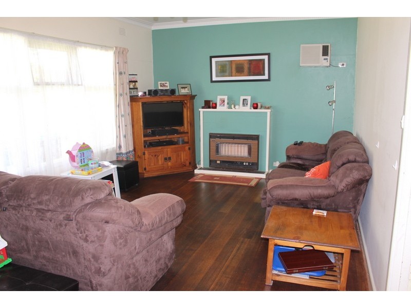 43 Campbell Parade, Cranbourne VIC 3977