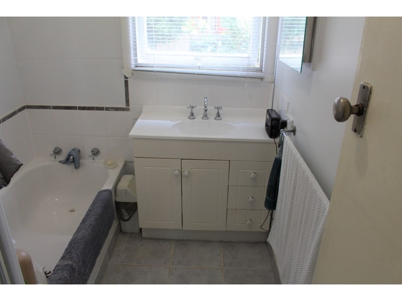 43 Campbell Parade, Cranbourne VIC 3977