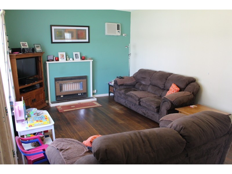 43 Campbell Parade, Cranbourne VIC 3977