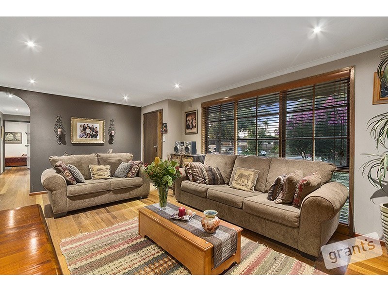 25 Ambleside Crescent, Berwick VIC 3806