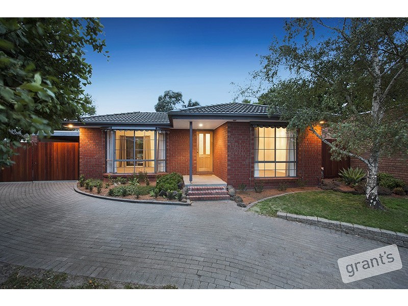 12 Ami Court, Berwick VIC 3806