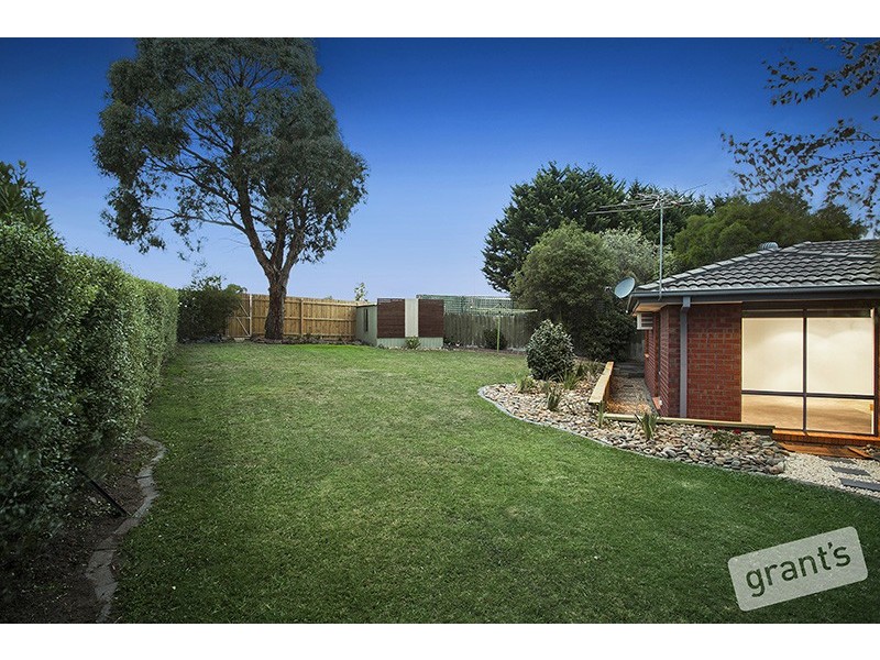 12 Ami Court, Berwick VIC 3806
