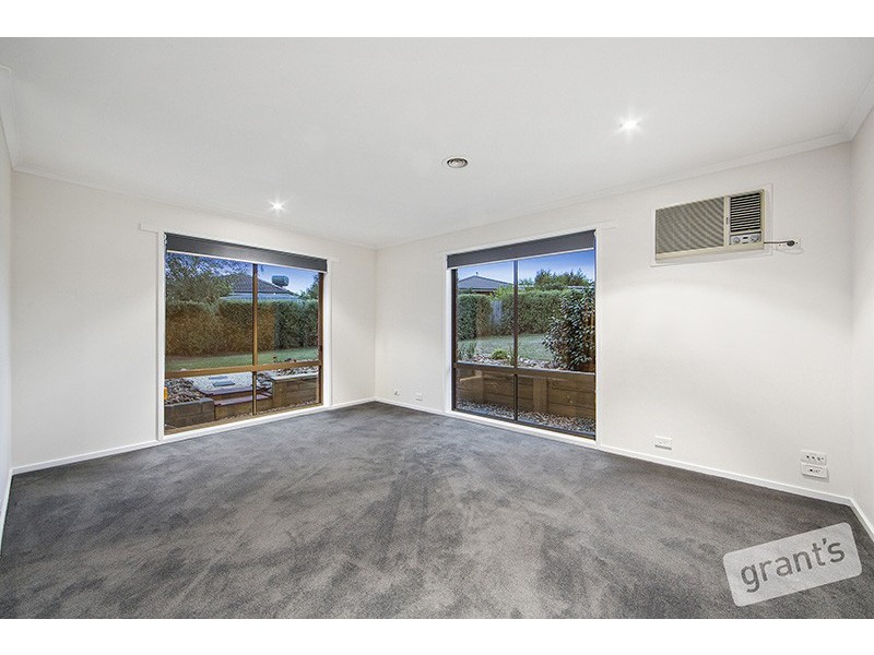 12 Ami Court, Berwick VIC 3806