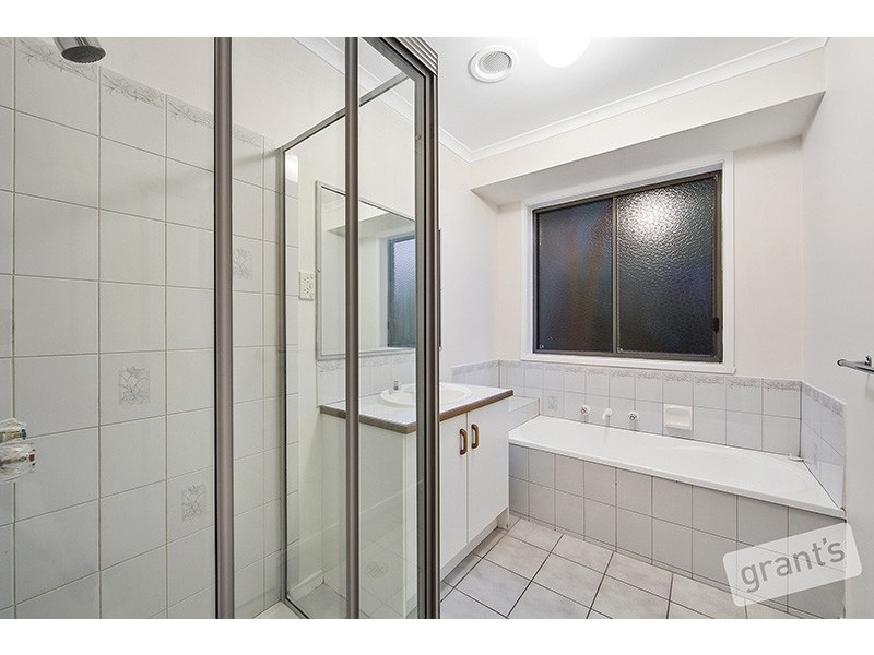 12 Ami Court, Berwick VIC 3806