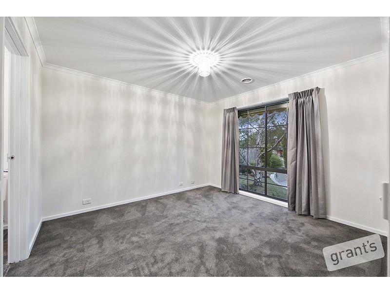 12 Ami Court, Berwick VIC 3806