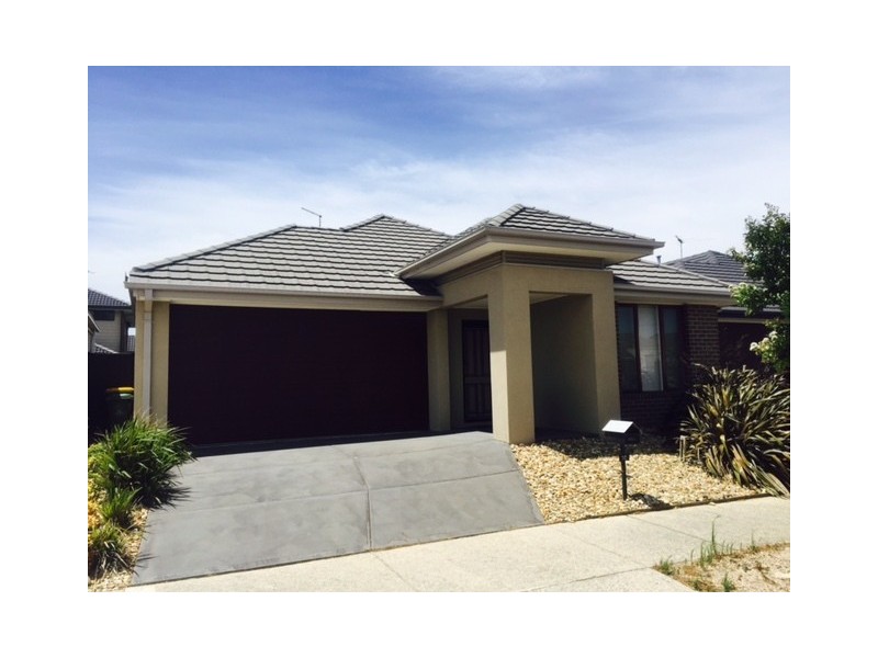 10 Edgeware Close, Pakenham VIC 3810
