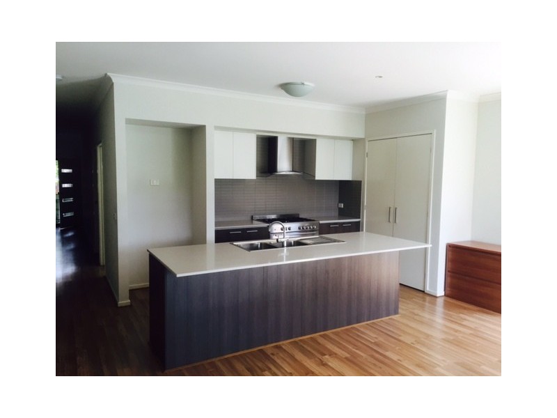 10 Edgeware Close, Pakenham VIC 3810