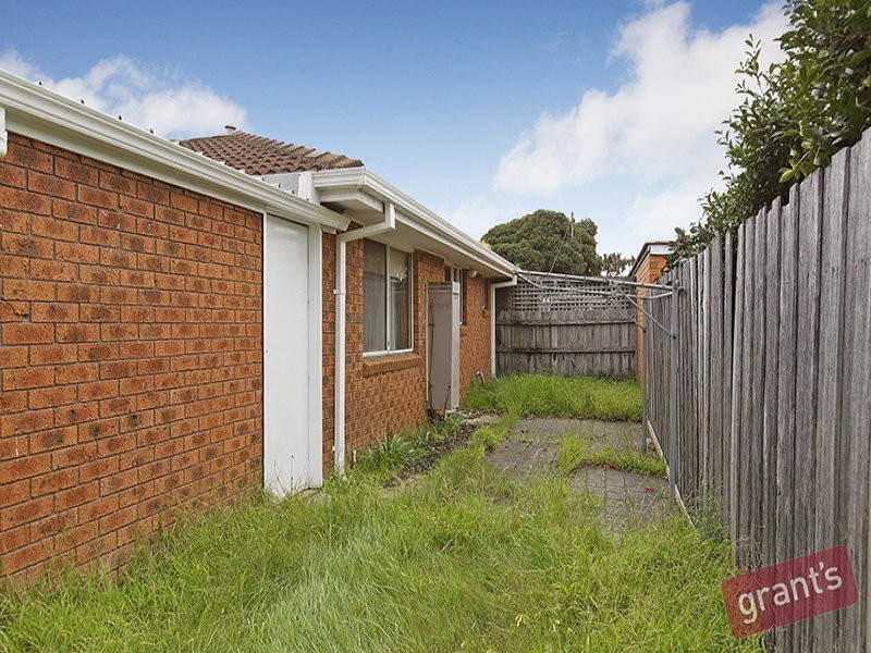 3/8 Lyall Street, Cranbourne VIC 3977