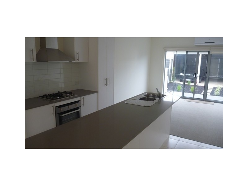 5/11 Howqua Place, Pakenham VIC 3810