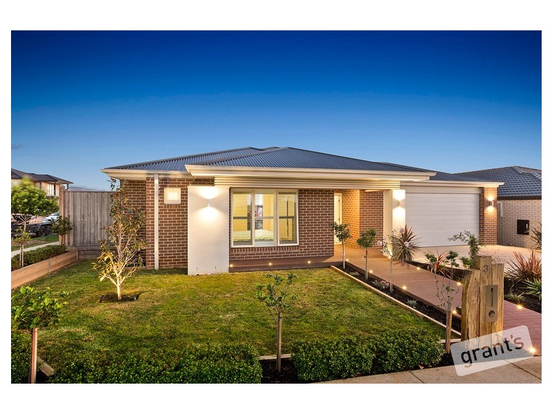 3 Ellaroo Circuit, Clyde North VIC 3978